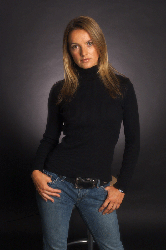 marie-standing-black-thumb